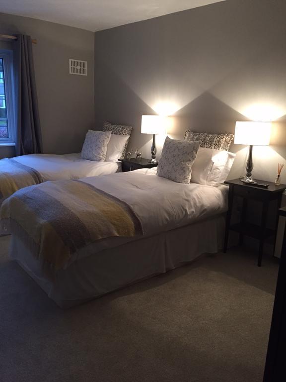 Illshaw Heath Farm Guest Lodge Хокли-Хит Номер фото